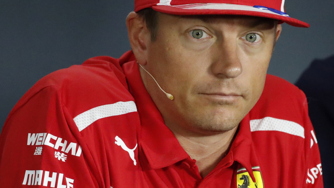 Szingapúr, 2018. szeptember 13.Kimi Räikkönen, a Ferrari finn versenyzője a Forma-1-es autós gyorsasági világbajnokság Szingapúri Nagydíjának otthont adó Marina Bay utcai pályán tartott sajtótájékoztatón Szingapúrban 2018. szeptember 13-án. A futamot szeptember 16-án rendezik. (MTI/EPA/Franck Robichon)