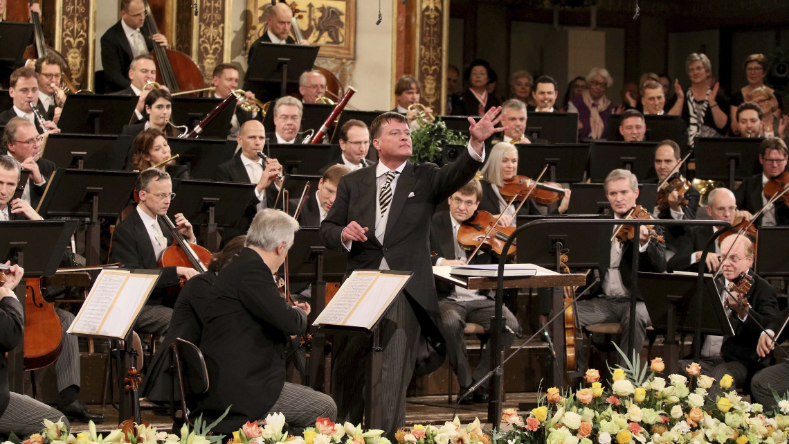 Christian Thielemann német karmester a Bécsi Filharmonikusok zenekarát vezényli az együttes hagyományos újévi koncertjének főpróbáján a bécsi Musikverein koncerttermében 2018. december 30-án.