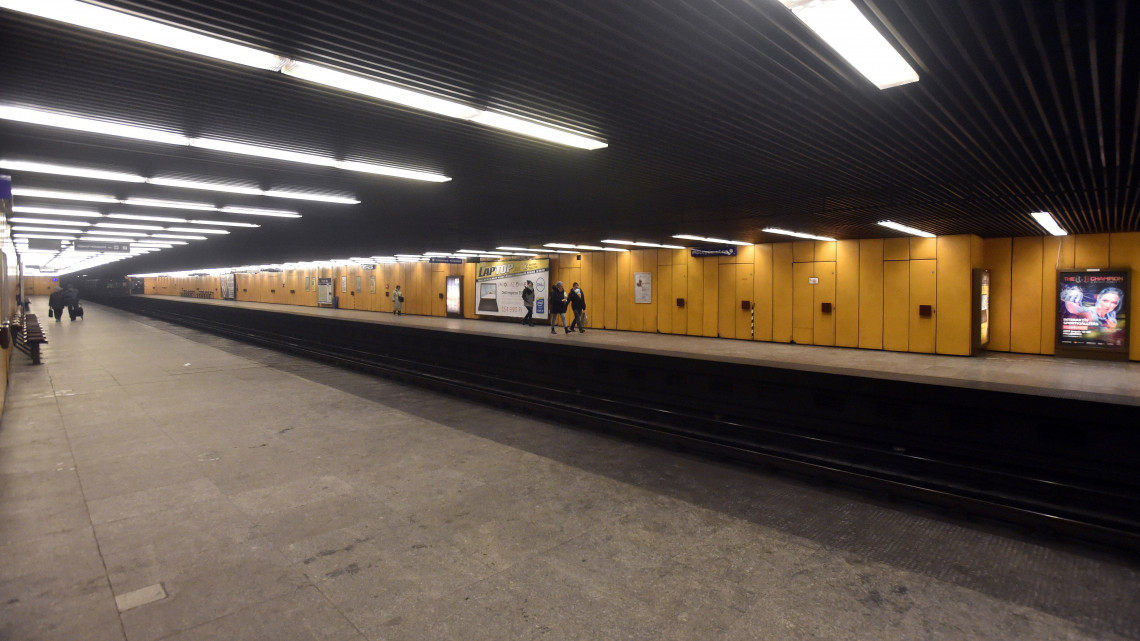 A 3-as metróvonal Pöttyös utcai állomása 2017. január 10-én.