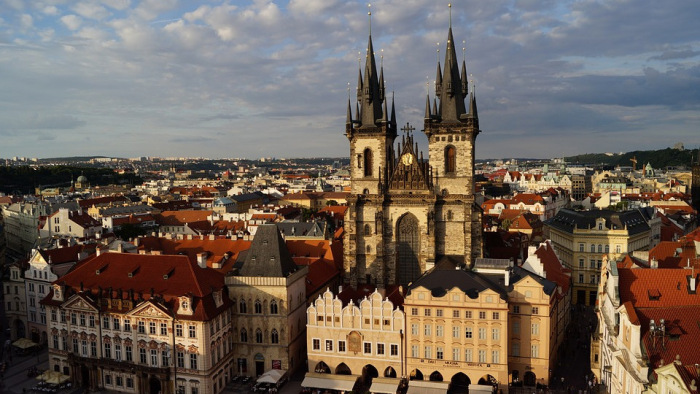 Adót vetnének ki az egyházakra Csehországban