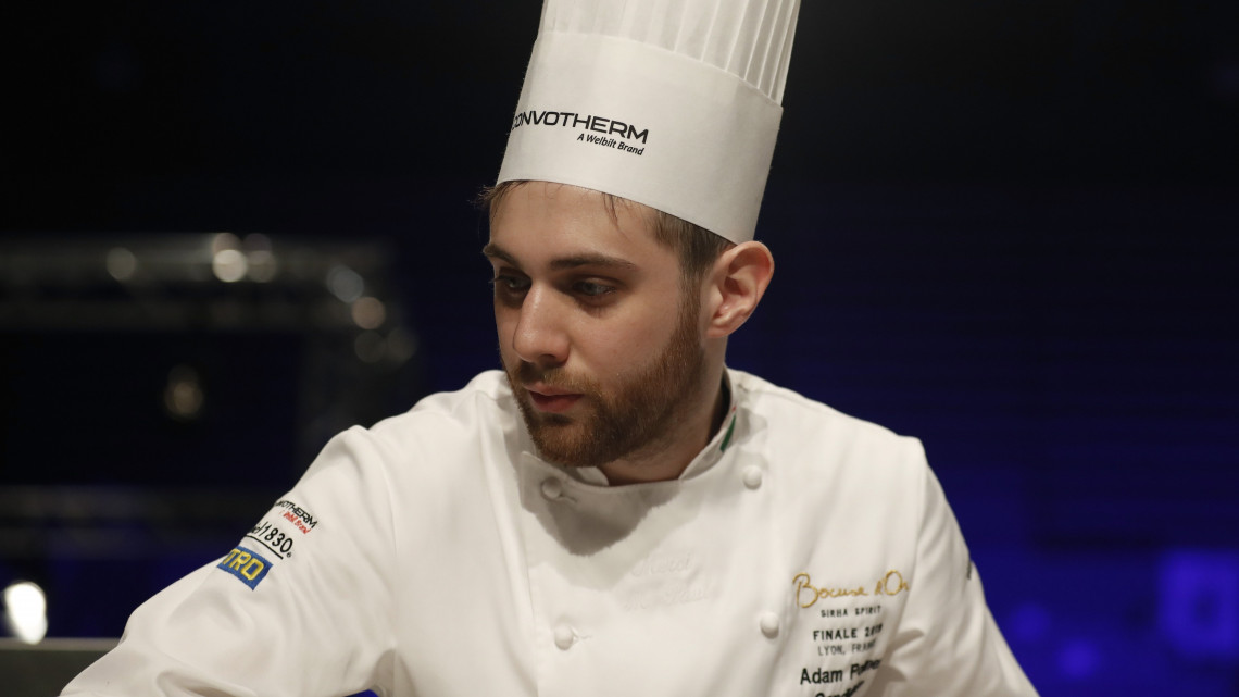 Pohner Ádám séf a világ legrangosabb szakácsversenyének, a Bocuse dOr-nak (Arany Bocuse) a döntőjében Lyonban 2019. január 29-én.