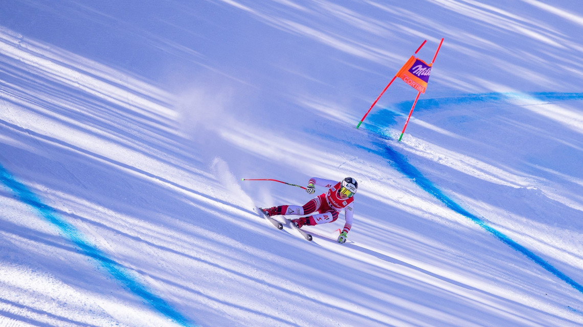 A női lesiklásban későbbi harmadik helyezett osztrák Stephanie Venier versenyez az alpesí sízők világkupa-sorozatának az olaszországi Cortina dAmpezzóban tartott viadalán 2019. január 18-án.
