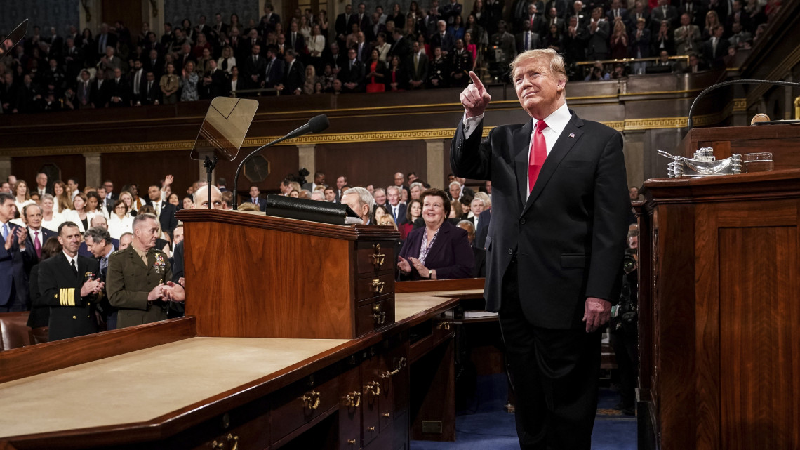 Donald Trump amerikai elnök évértékelő beszédet tart a kongresszus kétházi ülésén az amerikai törvényhozás washingtoni épületében, a Capitoliumban 2019. február 5-én.