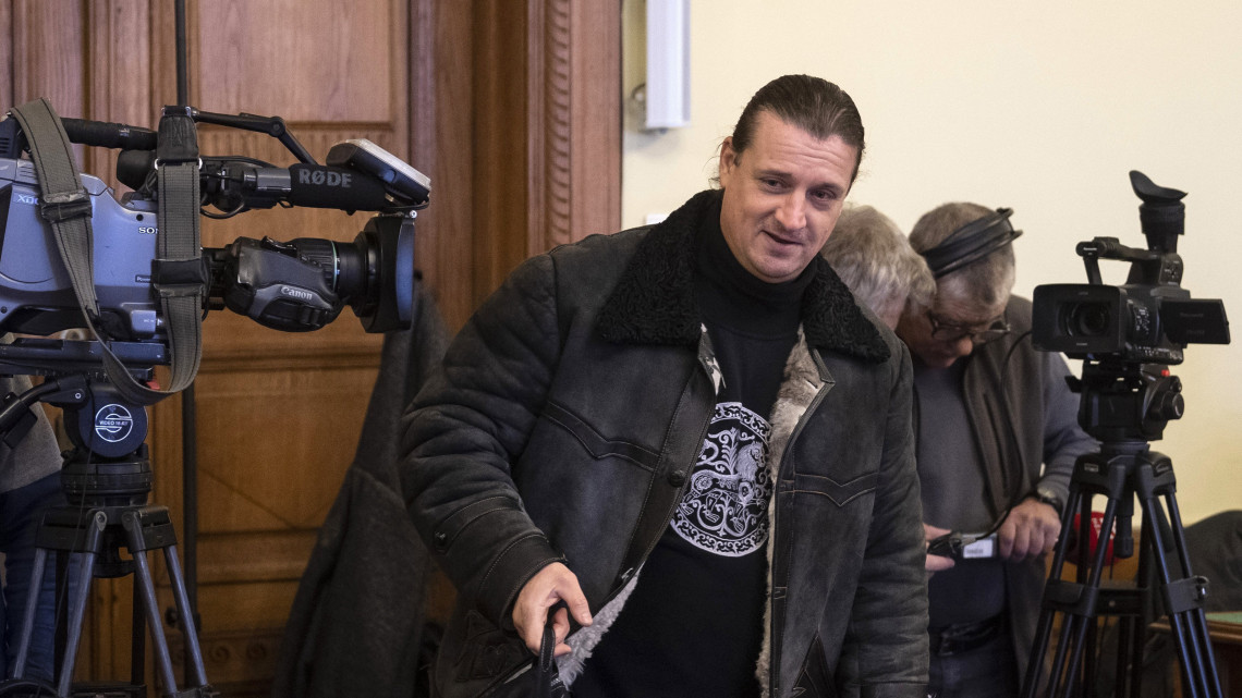 A terrorcselekménnyel vádolt Budaházy György az ellene és társai ellen indult megismételt elsőfokú eljárás tárgyalásán a Fővárosi Törvényszéken 2019. február 6-án.