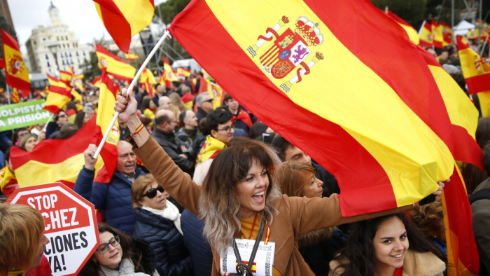 Megbukott a spanyol kormány, feloszlott a parlament