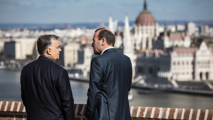 Manfred Weber: Orbán Viktor bocsánatkérése az első jelzés