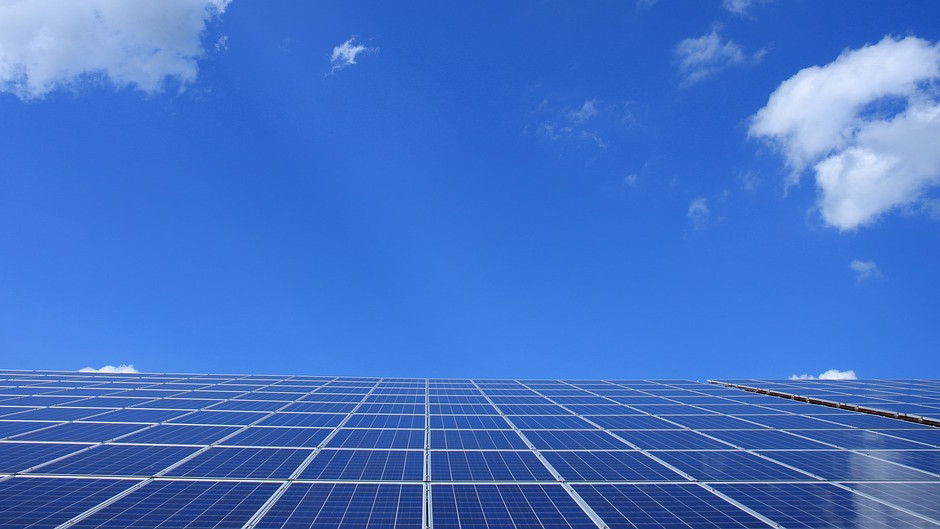 Ötezer háztartás energia-ellátását oldja meg az új ösküi napelempark