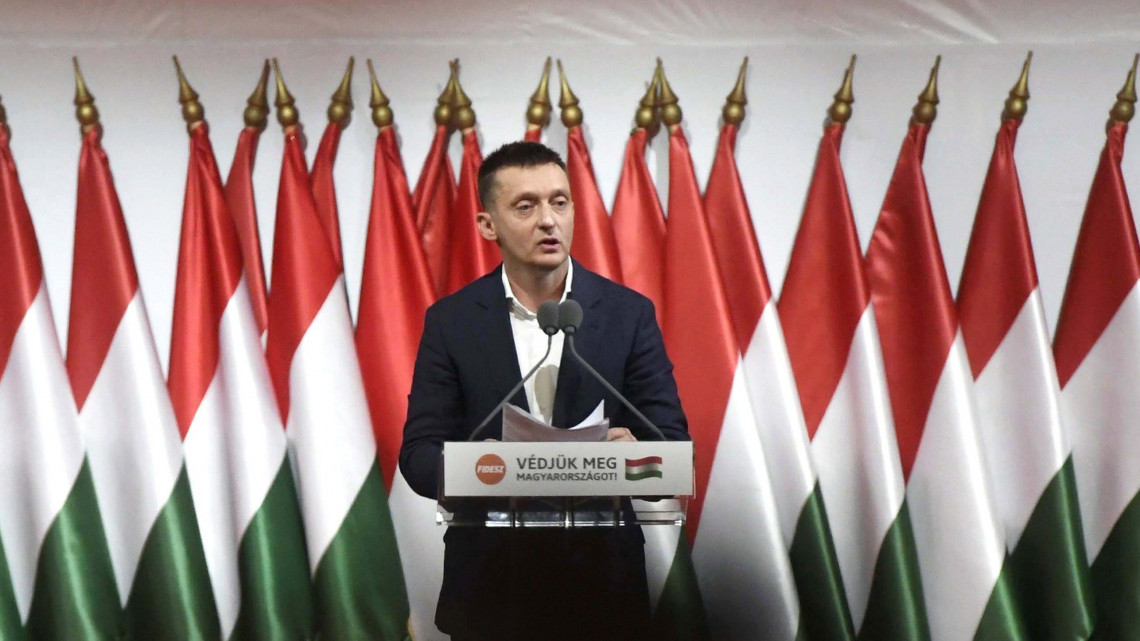 Rogán Antal, a Miniszterelnöki Kabinetirodát vezető miniszter felszólal a Fidesz XXVII., tisztújító kongresszusán a budapesti Hungexpón 2017. november 12-én.
