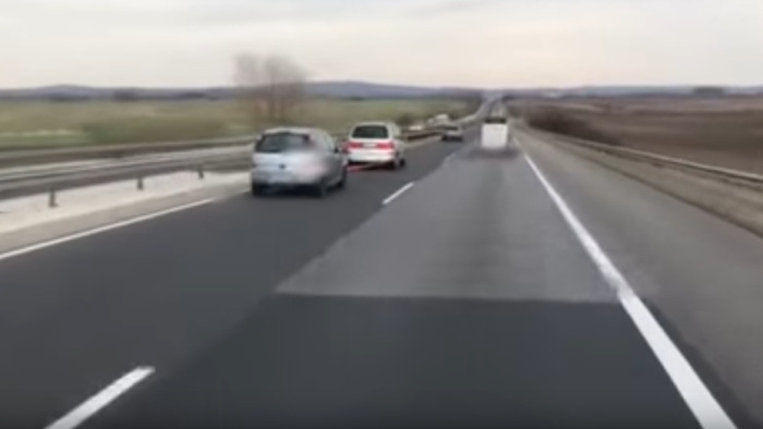 Életveszélyes menet a magyar autópályán - döbbenetes felvétel