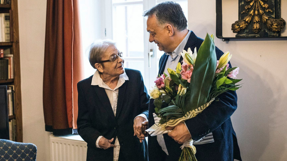 Így fogadta Orbán Viktort Törőcsik Mari