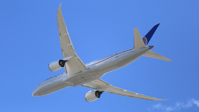 Elővigyázatosságból nem repülhet több tucat utasszállító