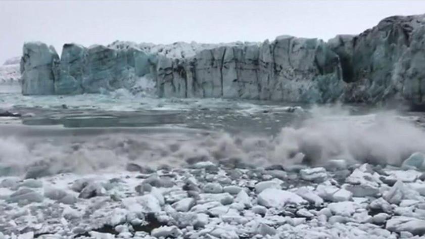 A turistákat sokkolta a látvány: mindenki hanyatt-homlok menekült - videó Izlandról