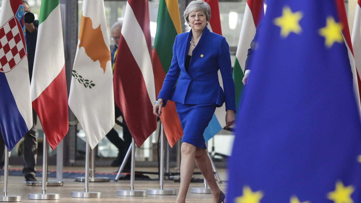 Theresa May brit miniszterelnök érkezik az Európai Unióból történő brit kiválás ügyéről (Brexit) rendezett rendkívüli európai uniós csúcstalálkozóra Brüsszelben 2019. április 10-én.