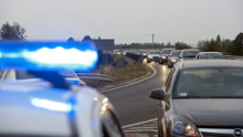 Sorra döntötte ki a terelőtáblákat az autós az M1-esen, kiderült mi okozta a pusztítást