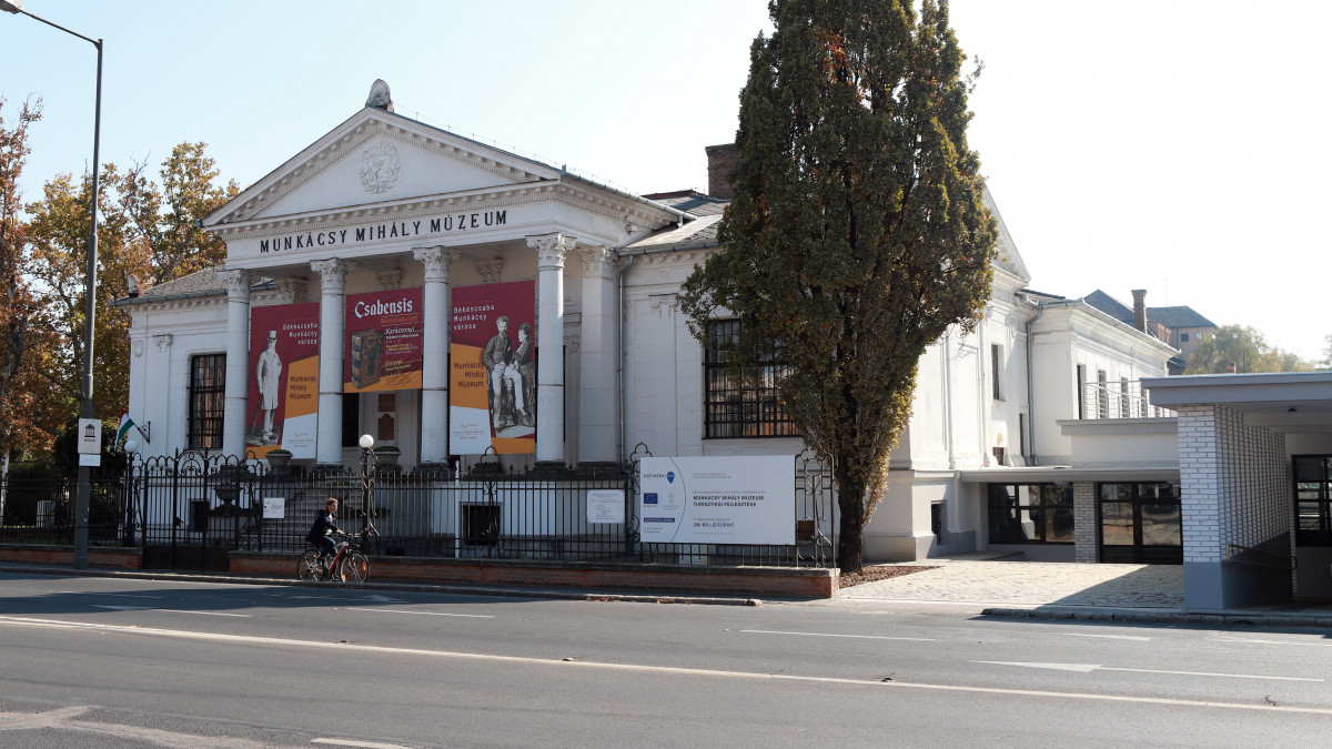 A békéscsabai Munkácsy Mihály Múzeum 2018. október 9-én. Ezen a napon átadták a múzeum mintegy 200 négyzetméteres új kiállító- és közösségi terét.