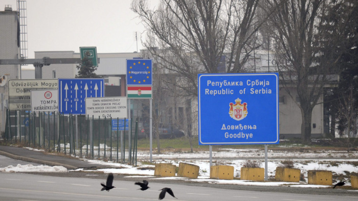 Szigorítás a szerb határon
