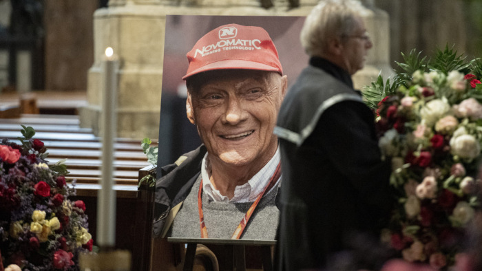 Niki Lauda búcsúztatásán több ezren vettek részt - képgaléria