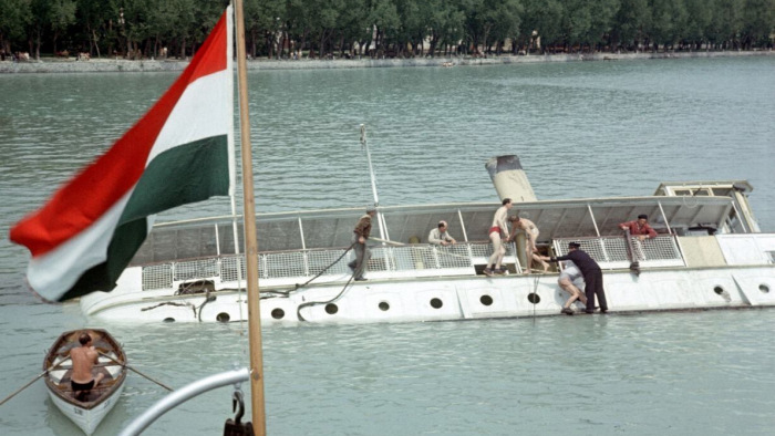 A történelem ismétli önmagát? Pont 65 éve is volt egy hajókatasztrófa Magyarországon