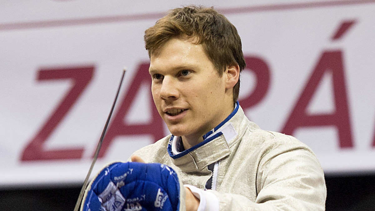 Szatmári András a Gerevich-Kovács-Kárpáti férfi kard világkupaverseny csapatversenyének bronzmérkőzésén a győri Audi Arénában 2017. december 3-án. A magyar válogatott bronzérmet nyert.