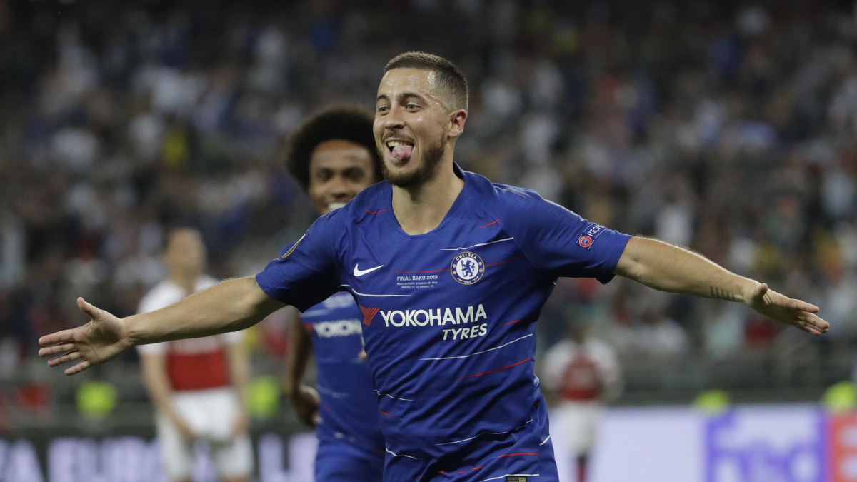 Eden Hazard, a Chelsea játékosa, miután berúgta csapata negyedik gólját az Arsenal ellen a labdarúgó Európa-liga döntőjében a Bakui Olimpiai Stadionban 2019. május 29-én.
