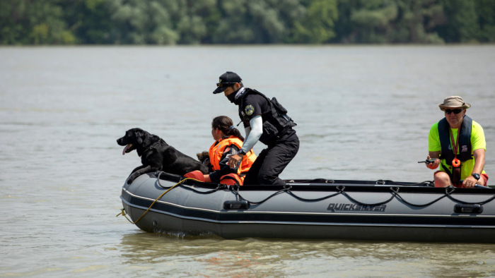 Hajóbaleset: közlemény adott ki a rendőrség a kutatóakcióról