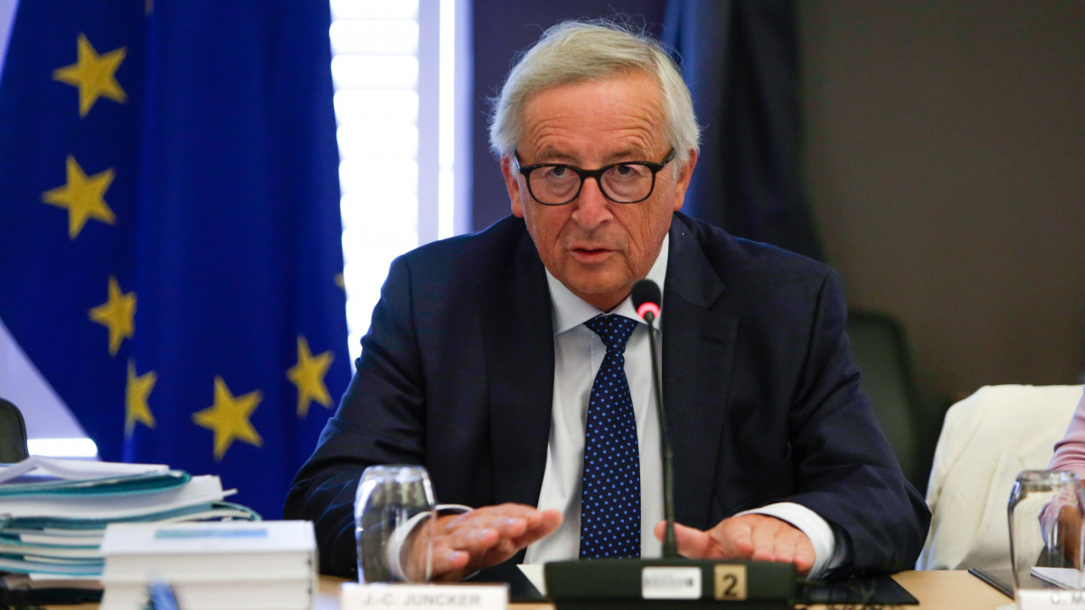 Genval, 2018. augusztus 30.Jean-Claude Juncker, az Európai Bizottság elnöke beszél az uniós biztosok ülésén a belgiumi Genvalban 2018. augusztus 30-án. (MTI/EPA pool/Aris Oikonomou)