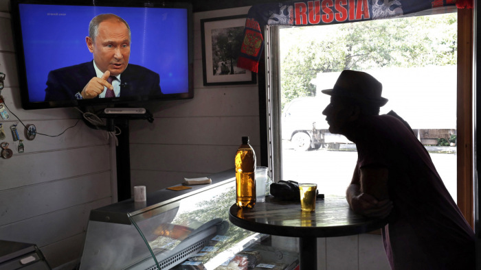 Meredeken esett Vlagyimir Putyin népszerűsége a fiatalok körében