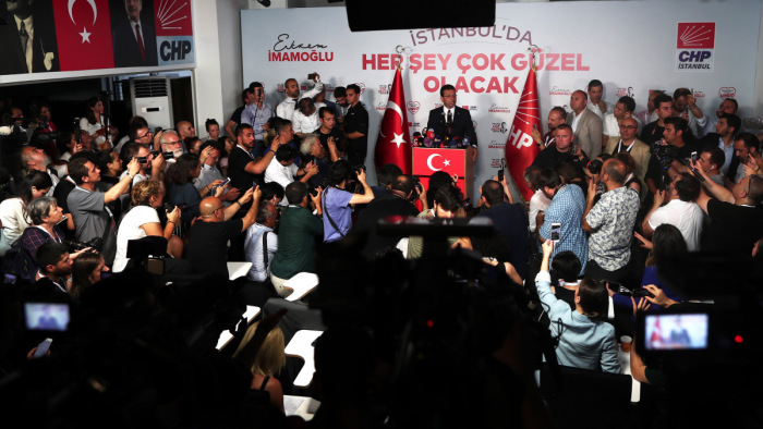 Hiába az új voksolás, Erdogan elnök pártja elbukta Isztambult