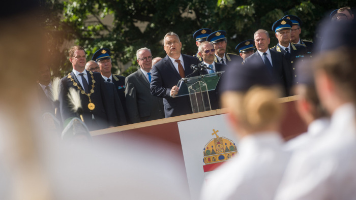 Orbán Viktor: a magyar rendőrök képesek garantálni a mindennapok biztonságát