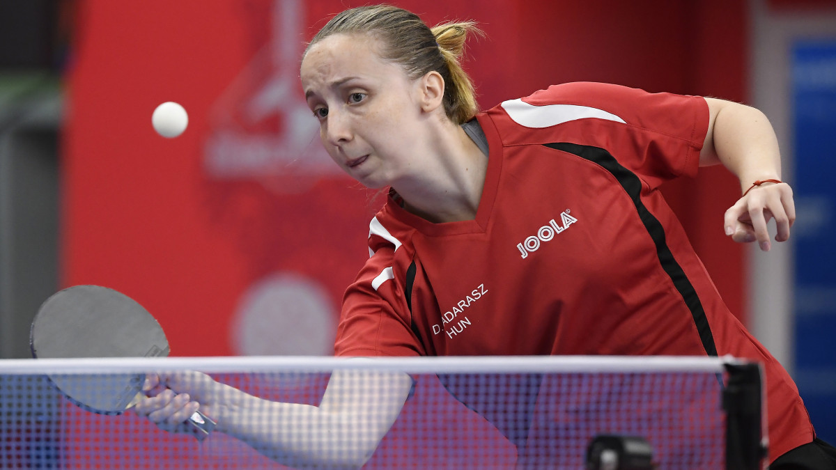 Madarász Dóra játszik a lengyel Natalia Partyka ellen az asztaliteniszezők női csapatversenyében a bronzéremért rendezett Magyarország-Lengyelország mérkőzésen a minszki II. Európa Játékokon az Olimpiai Tenisz Központban 2019. június 29-én.