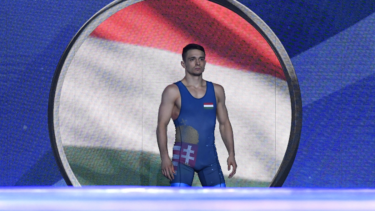 Torba Erik az orosz Sztyepan Marjanyan elleni döntő mérkőzés előtt a férfi kötöttfogású bírkózók 60 kilogrammos súlycsoportjában a II. Európa Játékokon a minszki Sportpalotában 2019. június 29-én. Torba Erik ezüstérmes lett.