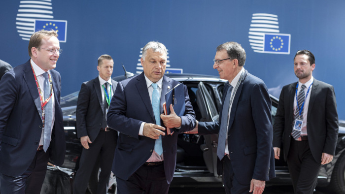 Orbán Viktor megérkezett a brüsszeli csúcsra - itt a menetrend