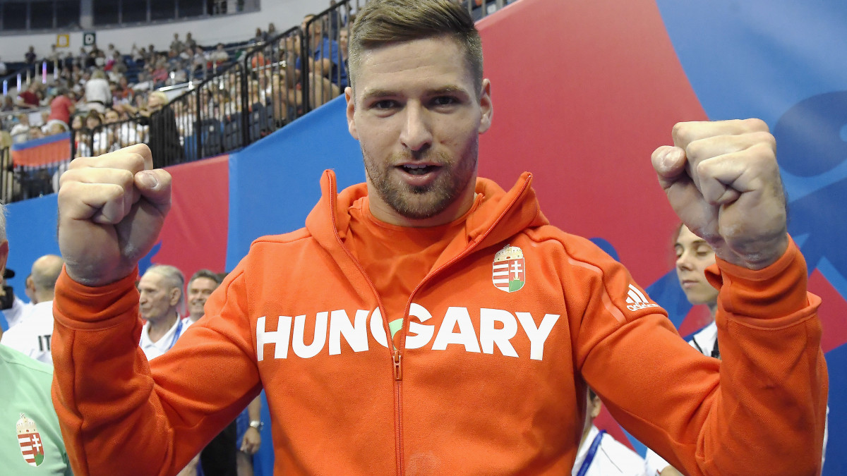 Vecsernyés Dávid gyakorlata után a férfi torna nyújtó versenyének döntőjében a II. Európa Játékokon a Minszk Arénában 2019. június 30-án.