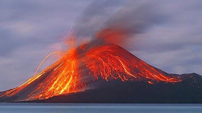 Meghalt egy turista a vulkánkitörés miatt Olaszországban