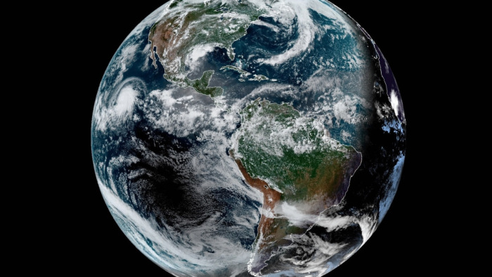 Eláll a lélegzet a napfogyatkozásról készült űrfelvételektől – videók