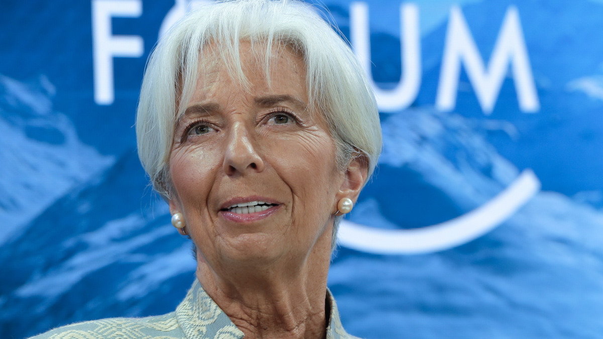 2019. január 4-én Davosban készített kép Christine Lagarde-ról, a Nemzetközi Valutaalap (IMF) francia vezérigazgatójáról, akit az Európai Unió brüsszeli csúcstalálkozójának résztvevői 2019. július 2-án az Európai Központi Bank következő vezetőjének neveztek meg.