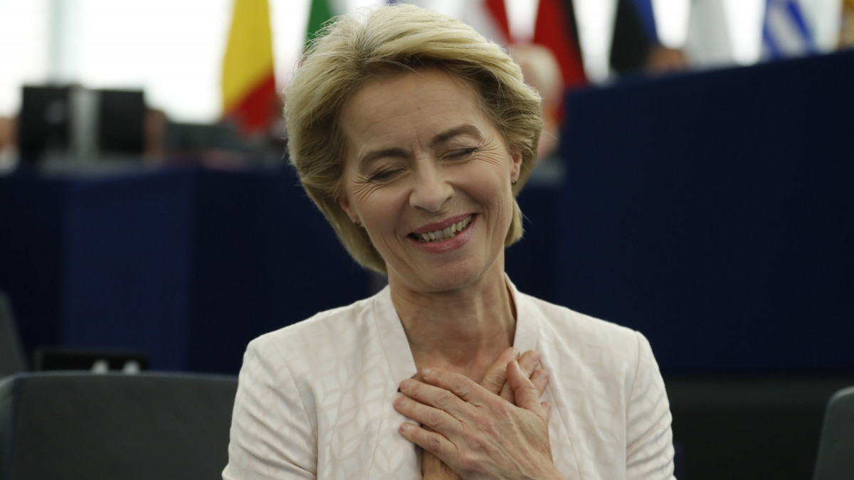 Az Európai Bizottság (EB) következő elnökének jelölt Ursula von der Leyen német védelmi miniszter, miután az Európai Parlament megválasztotta a tisztségre a strasbourgi plenáris ülésén 2019. július 16-án. A képviselők 383 szavazattal, 327 ellenében, 22 tartózkodás és egy érvénytelen szavazat mellett támogatták a kereszténydemokrata politikus bizottsági elnöki kinevezését.