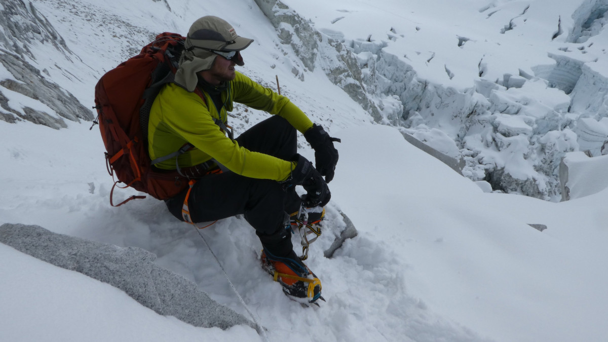 Varga Csaba erdélyi magyar hegymászó az utolsó akklimatizációs köre teljesítése közben körülbelül 7000 méteres magasságban látható 2018. május 1-jén. Varga Csabának a Kalifa Himalája Expedíció 2018 - Kancsendzönga expedíción nem sikerült feljutnia a világ harmadik legmagasabb hegyének csúcsra az életveszélyes hideg miatt, körülbelül 8100 méteres magasságig jutott, majd sikeresen visszatért az alaptáborba május 15-én.