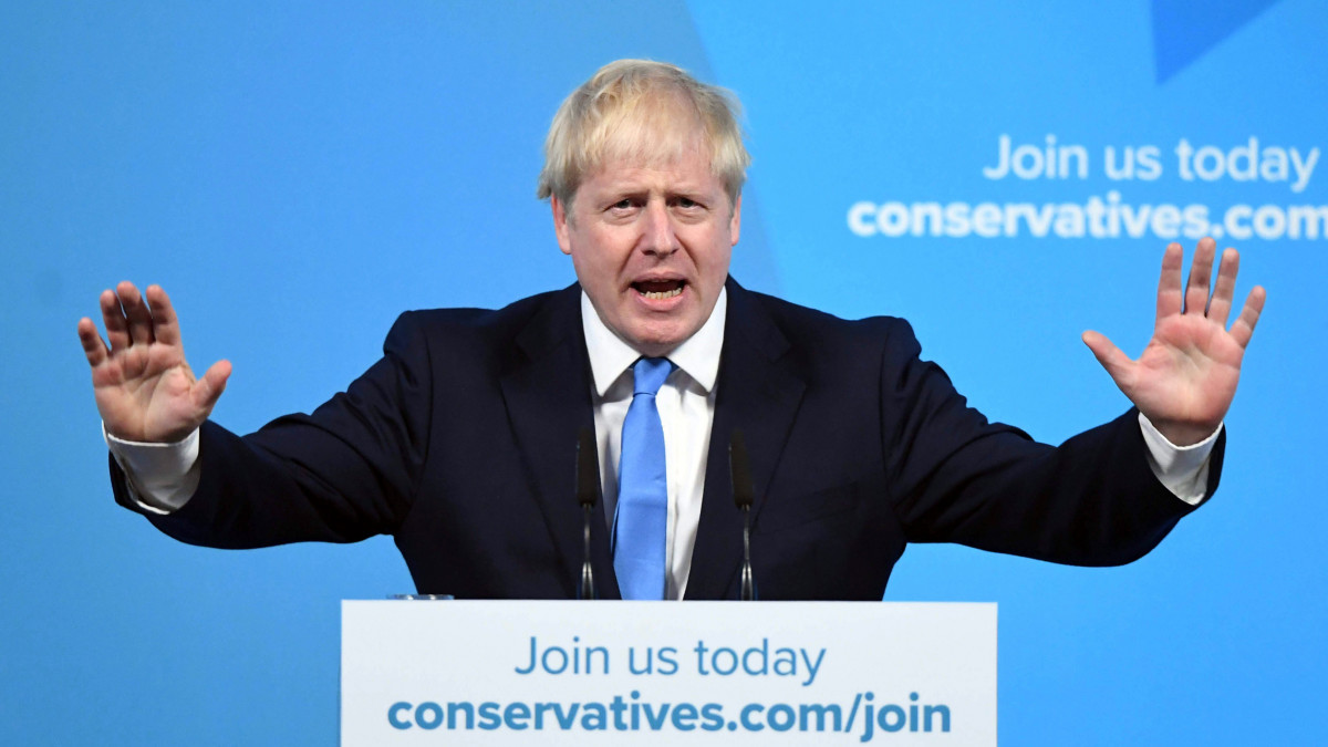 Boris Johnson, a kormányzó brit Konzervatív Párt újonnan megválasztott vezetője és miniszterelnöke beszél a voksolás eredményhirdetése után a párt londoni rendezvényén 2019. július 23-án.