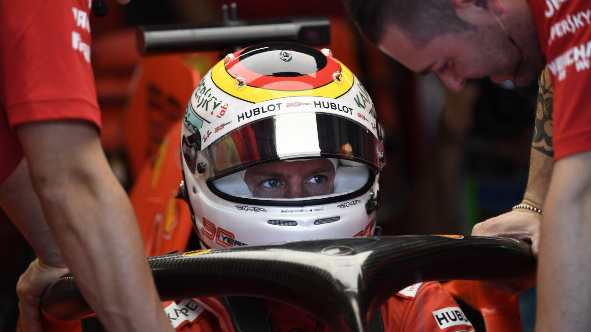 Sebastian Vettel, a Ferrari német versenyzője a Forma-1-es autós gyorsasági világbajnokság Német Nagydíjának első szabadedzésén a hockenheimi versenypályán 2019. július 26-án. A futamot július 28-án rendezik.