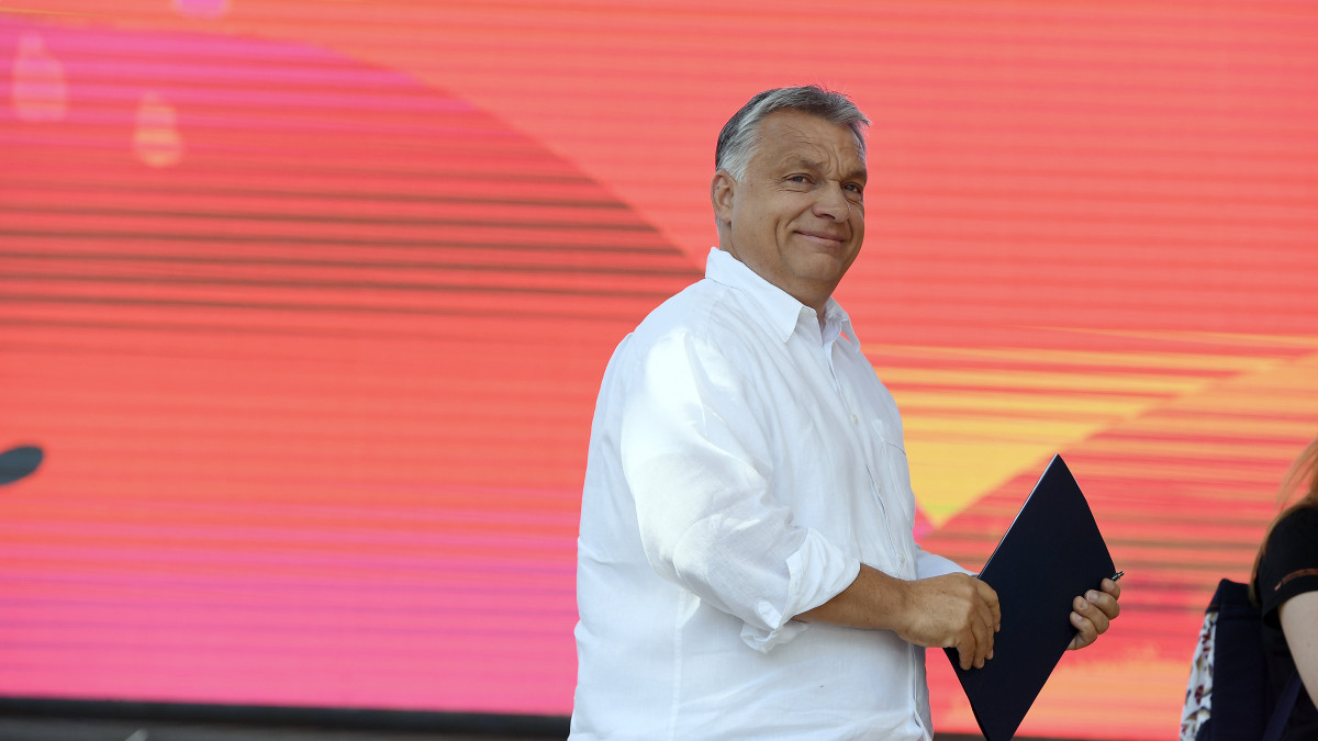 Orbán Viktor miniszterelnök előadása előtt a 30. Bálványosi Nyári Szabadegyetem és Diáktáborban (Tusványos) az erdélyi Tusnádfürdőn 2019. július 27-én.