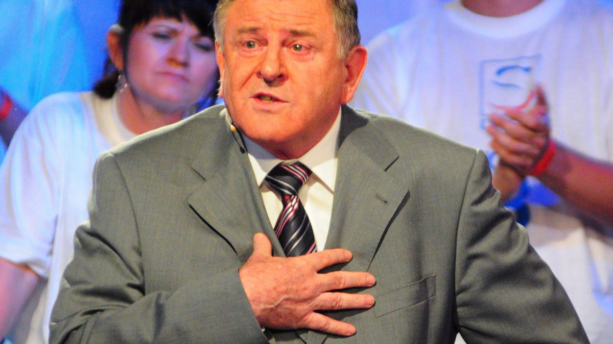 Pozsony, 2010. június 11.Vladimir MECIAR volt szlovák miniszterelnök, a kormánykoalícióban részt vevő Néppárt-Demokratikus Szlovákiáért Mozgalom (LS-HZDS) elnöke beszél a pártvezetők választási televíziós vitáján a Markiza TV pozsonyi stúdiójában 2010. június 10-én, két nappal a szlovákiai parlamenti választások előtt. (MTI/EPA/Peter Hudec)
