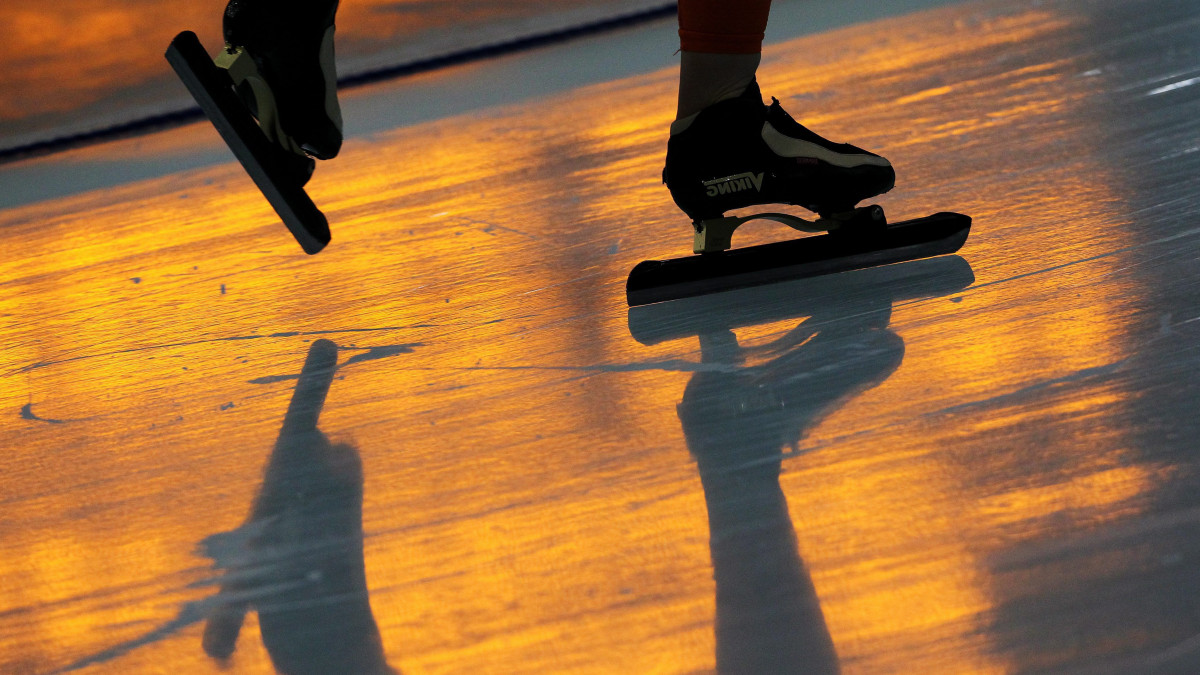 Richmond, 2010. február 12.Gyorskorcsolyázó edz a richmondi Olympic Ovalben 2010. február 11-én, egy nappal a vancouveri téli olimpia kezdete előtt. (MTI/EPA/VALDRIN XHEMAJ)