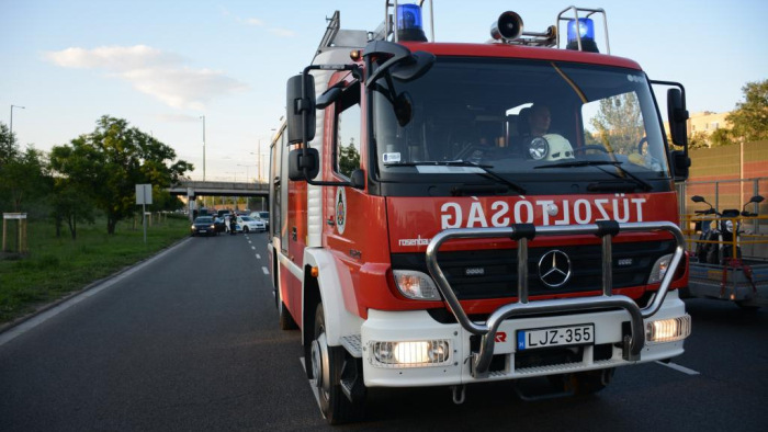 Adj utat a tűzoltónak - tanulságos videó a magyar utakról