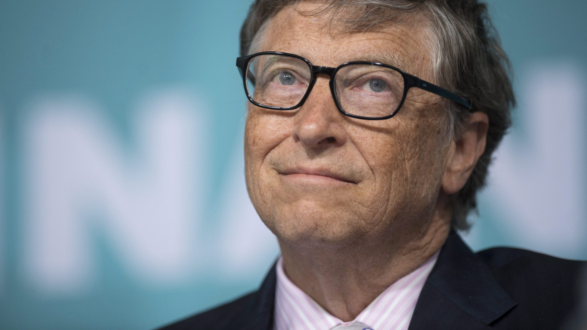 Washington, 2016. április 17.Bill Gates, a Microsoft amerikai társaság alapító elnöke a pénzügyi fejlesztés új módjairól szóló tanácskozáson, amelyet az IMF és a Világbank tavaszi találkozóinak keretében tartanak a Világbank washingtoni székházában 2016. április 17-én. (MTI/EPA/Shawn Thew)