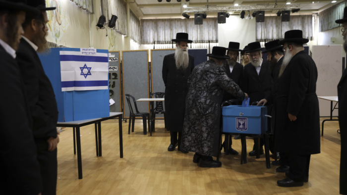 Irgalmatlanul szoros a verseny az izraeli választáson 91 százalékos feldolgozottságnál