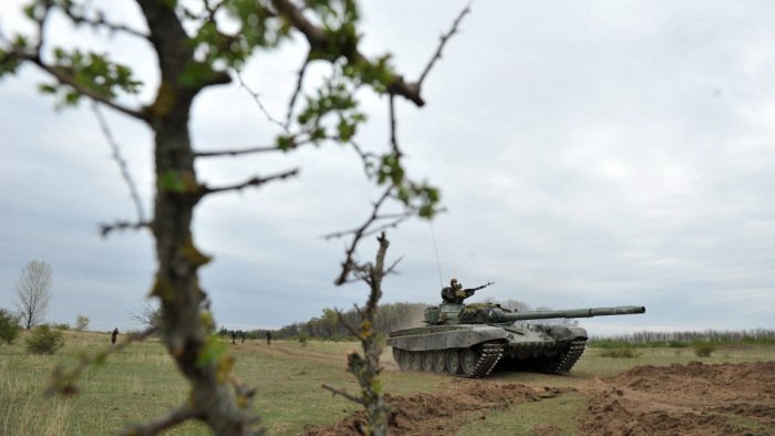 T-72-esek vették tűz alá a Bakonyt