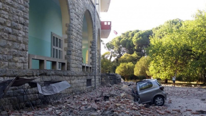 Erős földrengés rázta meg Albániát