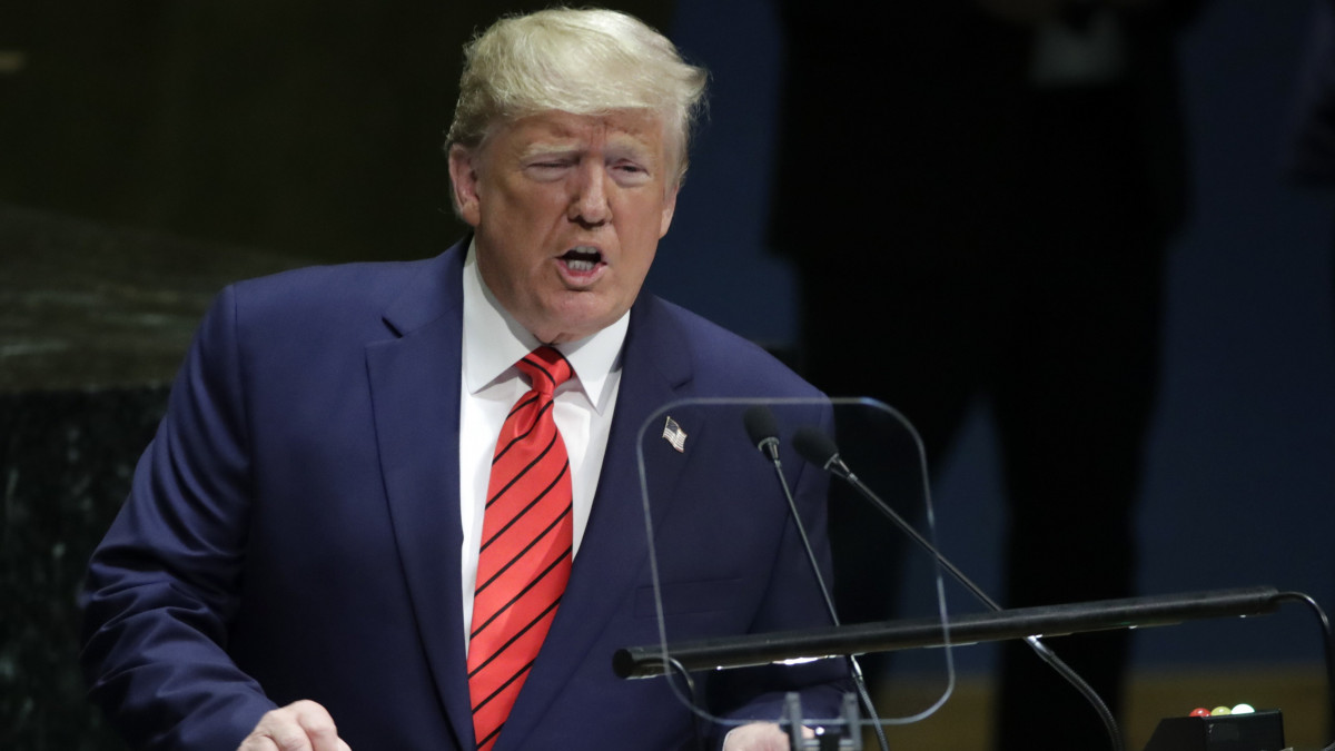 Donald Trump amerikai elnök felszólal az ENSZ Közgyűlés 74. ülésszaka általános vitájának első napján a világszervezet New York-i székházában 2019. szeptember 24-én.