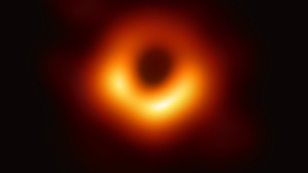 Mellbevágó felfedezést tettek a fekete lyukak és a sötét energia kapcsolatáról